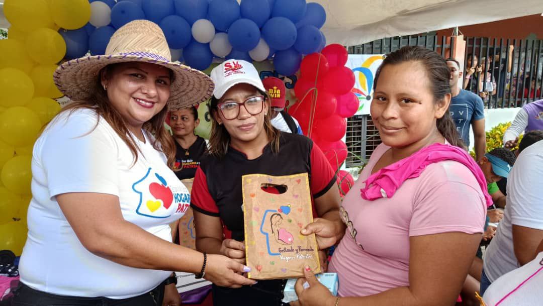 En este momento estás viendo Entregados certificados de tierras a 29 productoras de dos municipios en Lara