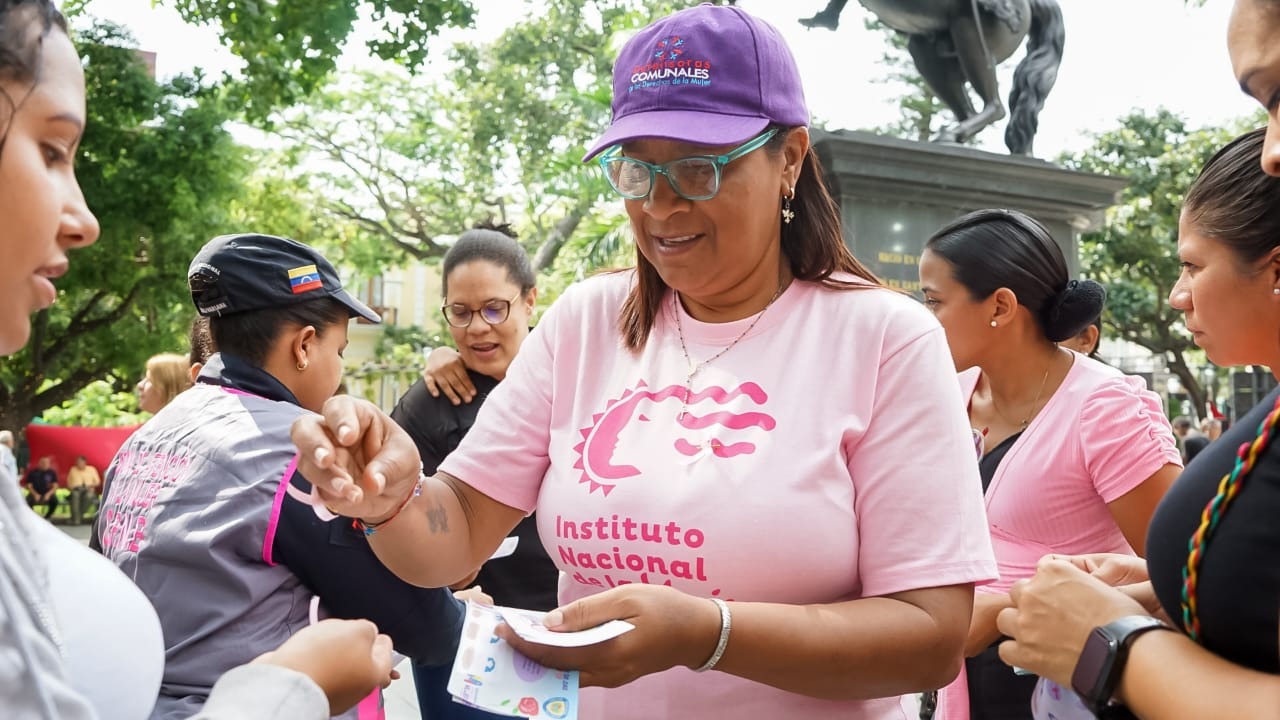 En este momento estás viendo Mes Rosa: Inamujer inicia campaña de prevención de cáncer de mama.